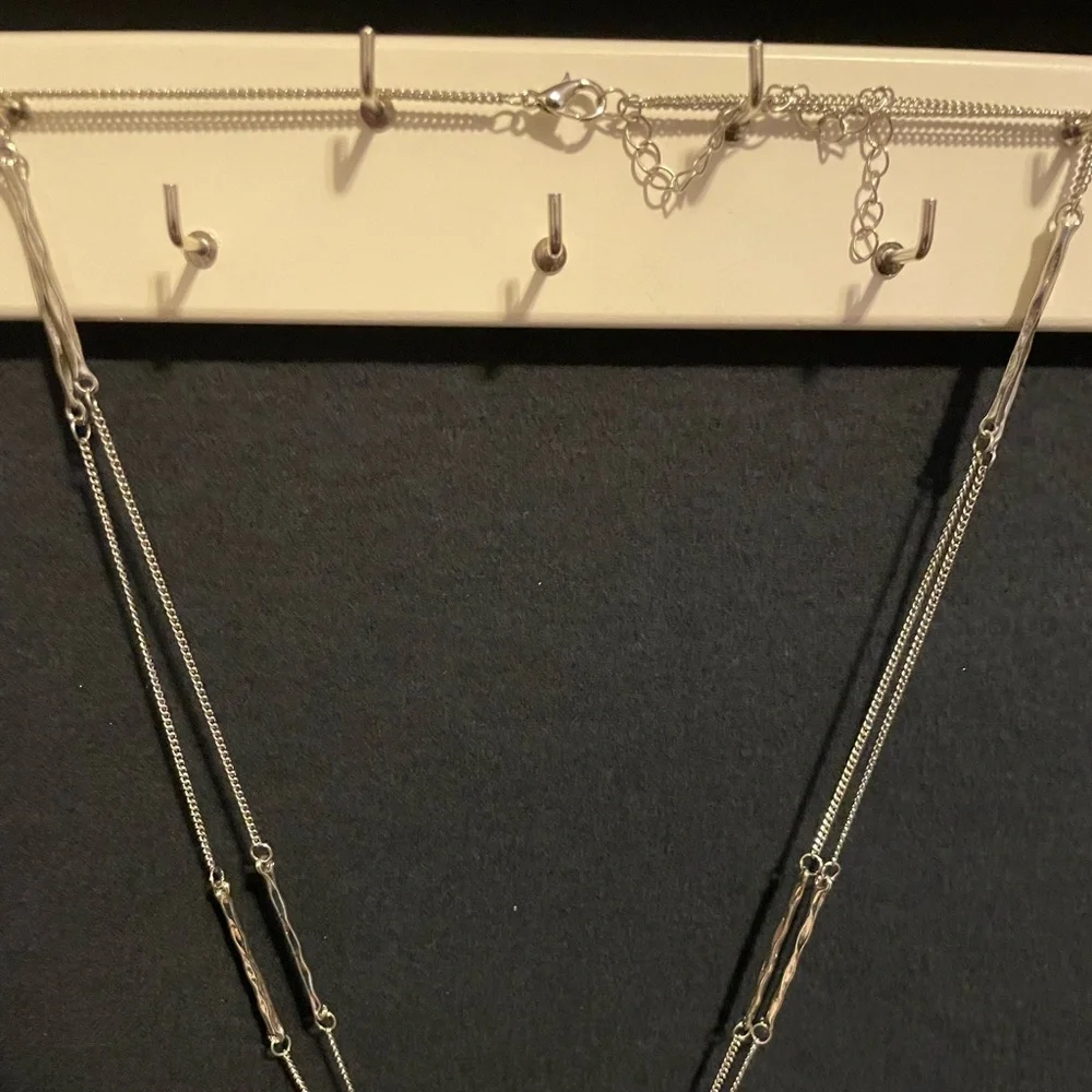 Long silver necklace - Picture 3 of 3
